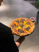 پیتزا سیر و استیک مخصوص دیوان